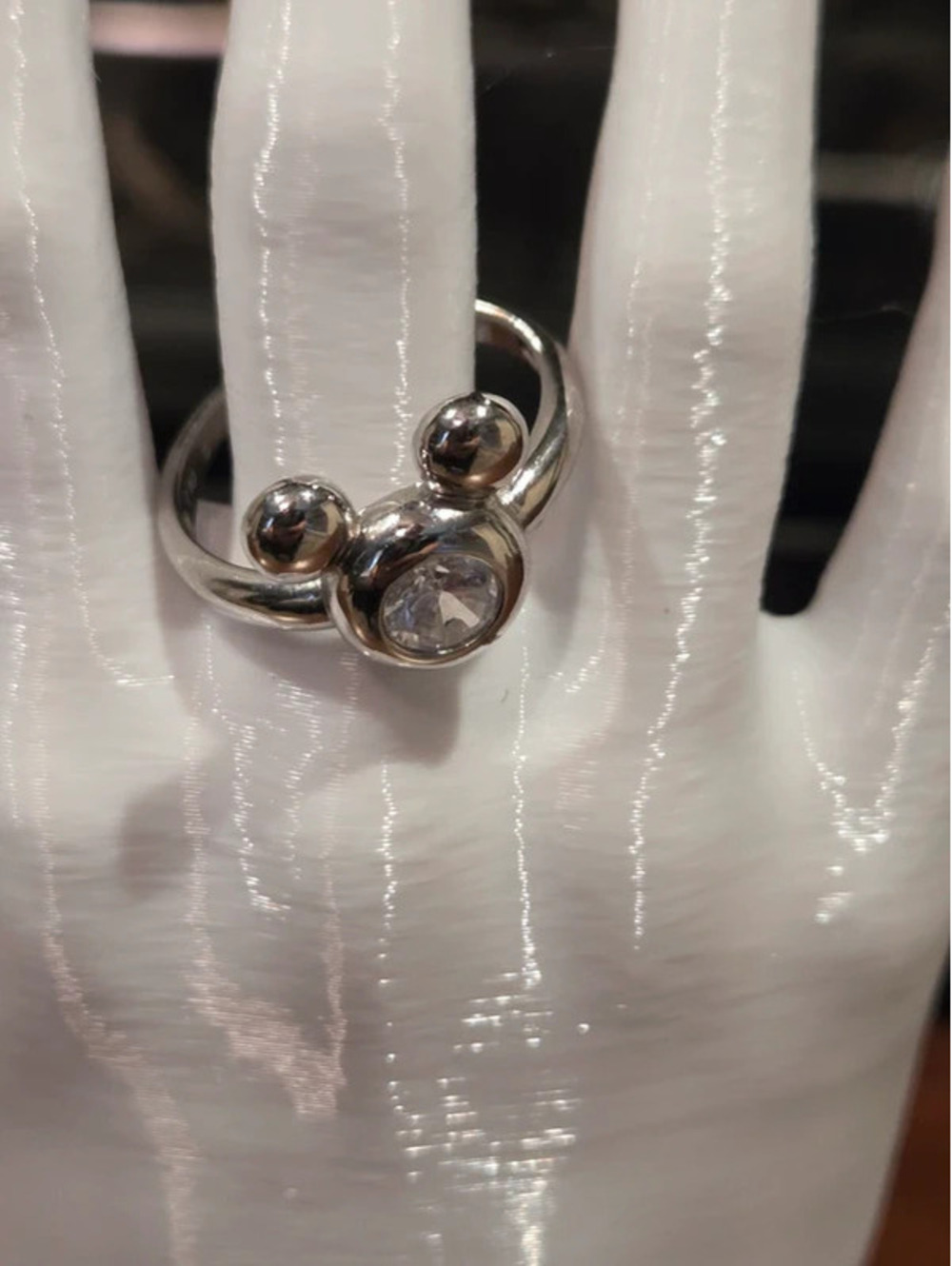 Disney Mickey Mouse icon ring size 7.5